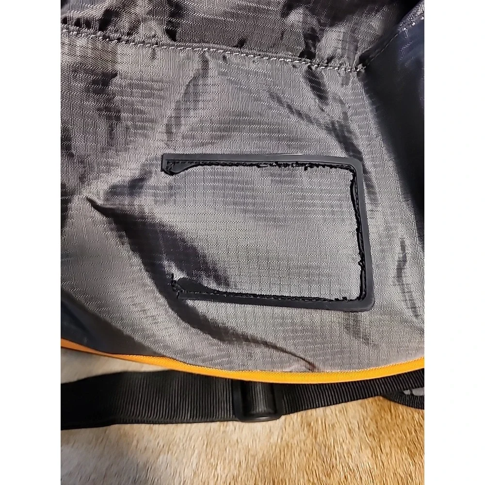 Columbia Dog Mountain‎ Duffel Bag Dark Green Orange Gym Travel Luggage Mesh 22